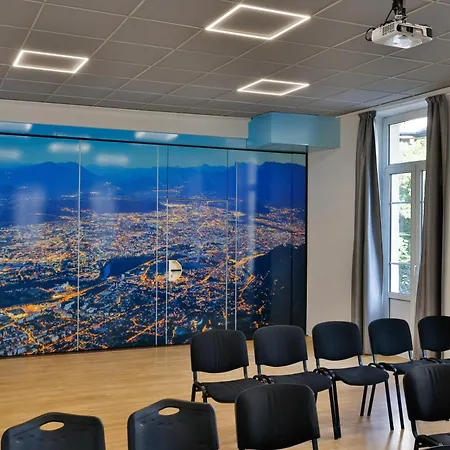 De L'europe Hyper-centre